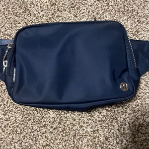 LuLu Lemon Navy Crossbody/ Fanny Pack 2L